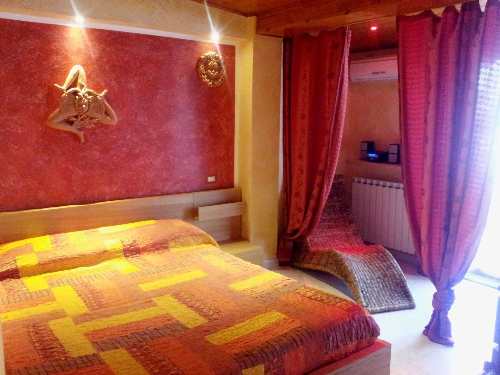 B&B Triskeles Giardini Naxos Eksteriør billede