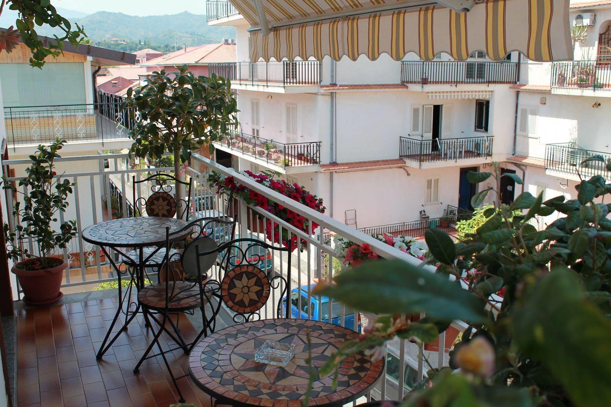 B&B Triskeles Giardini Naxos Eksteriør billede