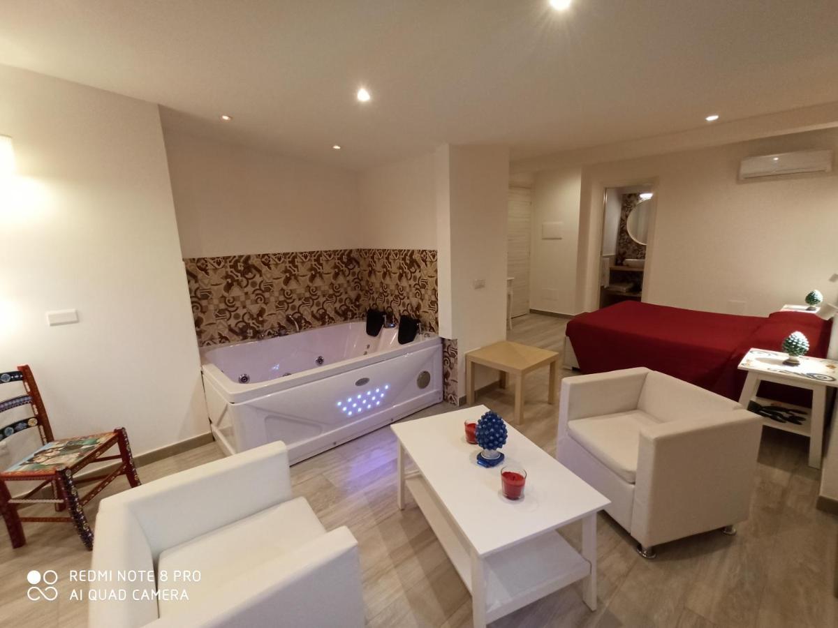 B&B Triskeles Giardini Naxos Eksteriør billede