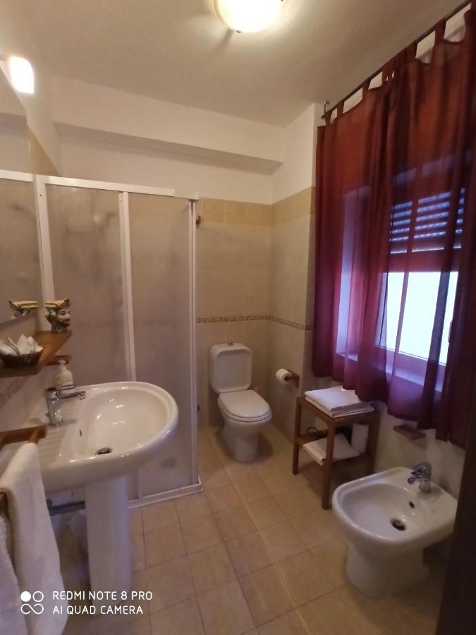 B&B Triskeles Giardini Naxos Eksteriør billede